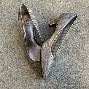 Silver Adrianna Papell size 8.5